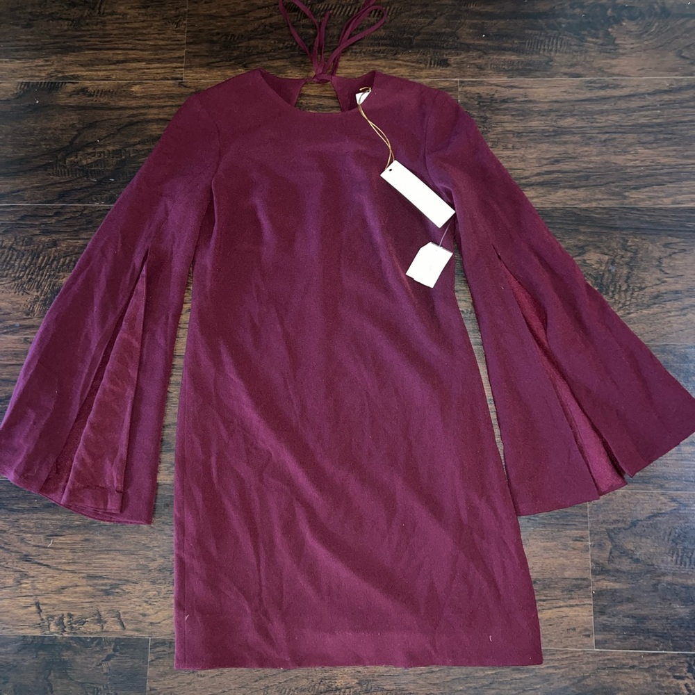 NWT Dress The Population Lillie Burgundy Red Cape Sleeve Dress size XS